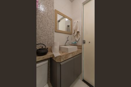 Casa à venda com 360m², 3 quartos e 6 vagas Casa à venda com 360m², 3 quartos e 6 vagasBanheiro Social 2