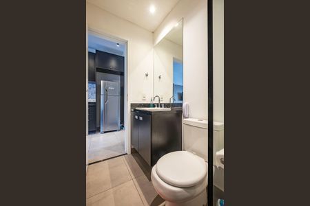 Banheiro de apartamento à venda com 1 quarto, 28m² em Pinheiros, São Paulo