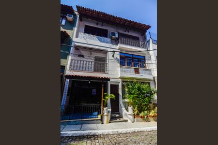 Casa à venda com 187m², 3 quartos e 2 vagasFachada