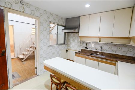 Casa à venda com 187m², 3 quartos e 2 vagasCozinha