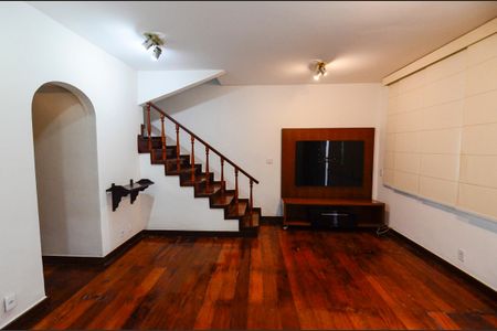 Casa à venda com 187m², 3 quartos e 2 vagasSala