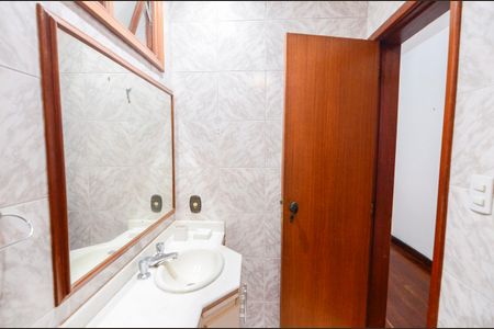 Casa à venda com 187m², 3 quartos e 2 vagasBanheiro Social