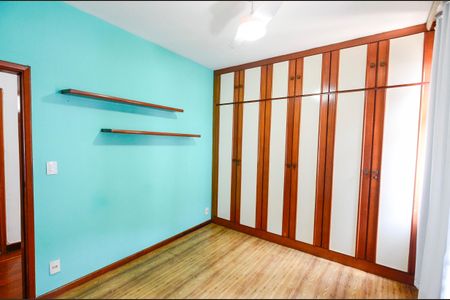 Casa à venda com 187m², 3 quartos e 2 vagasQuarto 2