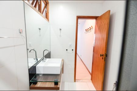 Casa à venda com 187m², 3 quartos e 2 vagasBanheiro da suíte