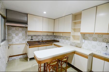 Casa à venda com 187m², 3 quartos e 2 vagasCozinha