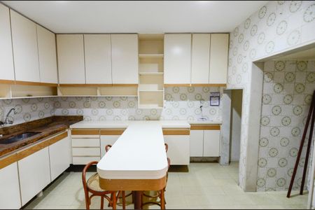 Casa à venda com 187m², 3 quartos e 2 vagasCozinha