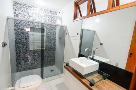 Casa à venda com 187m², 3 quartos e 2 vagasBanheiro da suíte