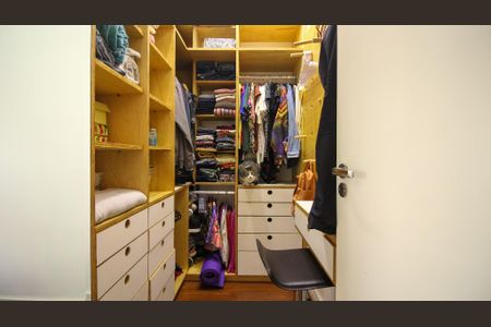 Apartamento para alugar com 74m², 2 quartos e 2 vagasCloset