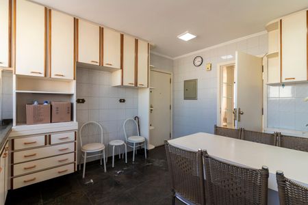 Apartamento à venda com 189m², 3 quartos e 2 vagasCozinha