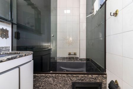 Apartamento à venda com 189m², 3 quartos e 2 vagasBanheiro da Suíte