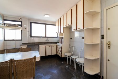 Apartamento à venda com 189m², 3 quartos e 2 vagasCozinha