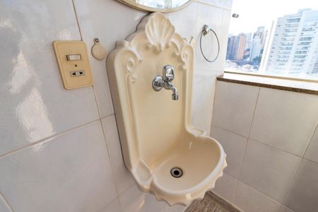 Apartamento à venda com 189m², 3 quartos e 2 vagasÁrea comum - Salão de festasBanheiro 3