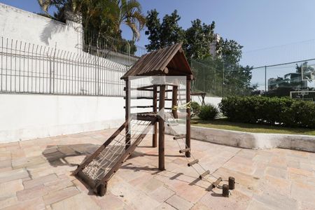 Apartamento à venda com 189m², 3 quartos e 2 vagasÁrea comum - Playground