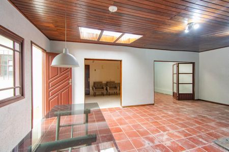 Casa para alugar com 250m², 3 quartos e 1 vagaSala