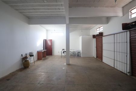 Casa à venda com 248m², 3 quartos e 2 vagasDepósito