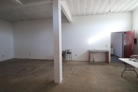 Casa à venda com 248m², 3 quartos e 2 vagasDepósito