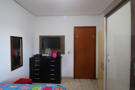 Casa à venda com 248m², 3 quartos e 2 vagasQuarto 1