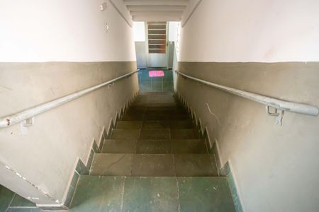Apartamento à venda com 45m², 2 quartos e 1 vagaEscada