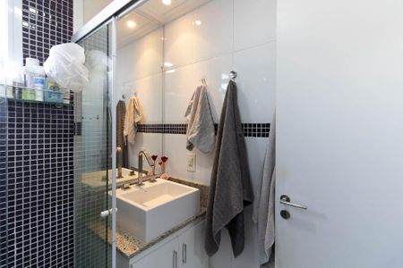 Apartamento à venda com 103m², 3 quartos e 2 vagas Apartamento à venda com 103m², 3 quartos e 2 vagasBanheiro da Suíte