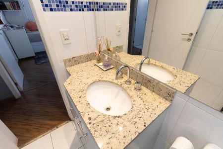 Apartamento à venda com 103m², 3 quartos e 2 vagas Apartamento à venda com 103m², 3 quartos e 2 vagasBanheiro Social