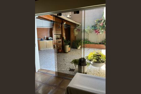 Casa à venda com 180m², 3 quartos e 5 vagas