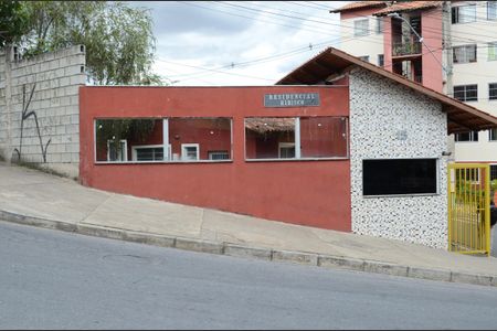 Apartamento para alugar com 42m², 2 quartos e 1 vagaFachada e portaria