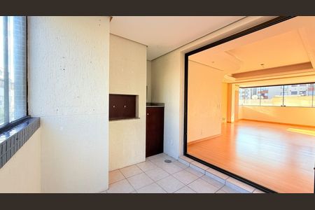 Apartamento à venda com 103m², 3 quartos e 2 vagasVaranda