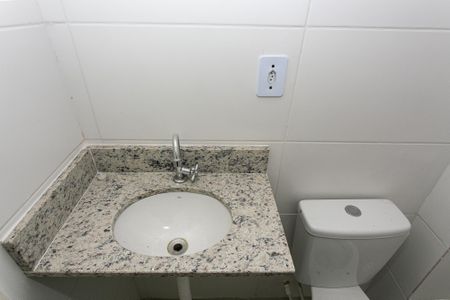 Apartamento à venda com 40m², 2 quartos e sem vaga Apartamento à venda com 40m², 2 quartos e sem vagaBanheiro