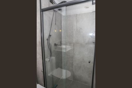 Banheiro Social de kitnet/studio para alugar com 1 quarto, 27m² em Barra Funda, São Paulo