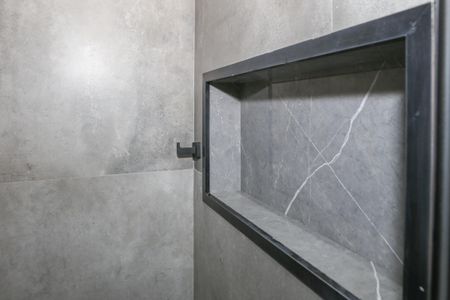 Banheiro Social de kitnet/studio para alugar com 1 quarto, 27m² em Barra Funda, São Paulo