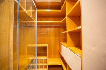 Apartamento para alugar com 170m², 3 quartos e 3 vagasCloset da suíte 2