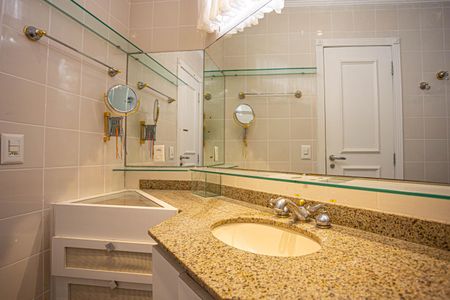 Apartamento para alugar com 170m², 3 quartos e 3 vagasBanheiro da Suíte 2