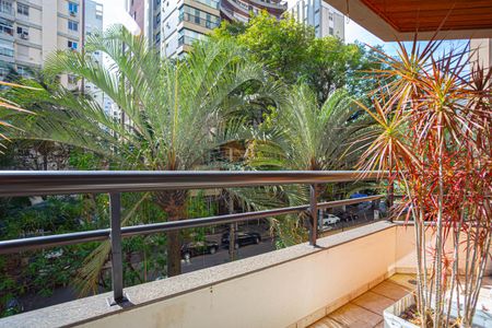 Apartamento para alugar com 170m², 3 quartos e 3 vagasSacada Sala