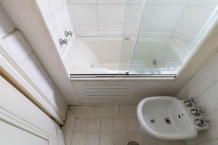 Apartamento à venda com 836m², 4 quartos e 6 vagasBanheiro da Suíte 3