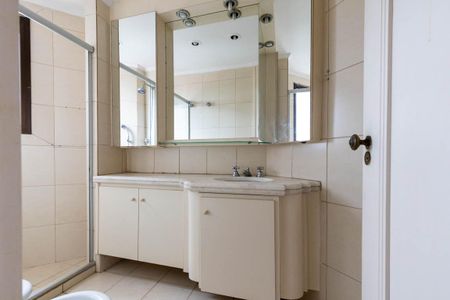 Apartamento à venda com 836m², 4 quartos e 6 vagasBanheiro da Suíte 4