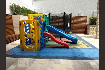Apartamento à venda com 836m², 4 quartos e 6 vagasÁrea comum - Playground