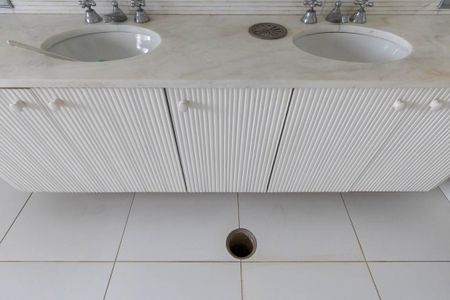 Apartamento à venda com 836m², 4 quartos e 6 vagasBanheiro 1 - Suíte 1