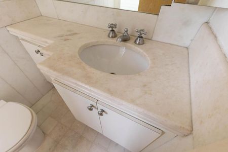 Apartamento à venda com 836m², 4 quartos e 6 vagasBanheiro da Suíte 3