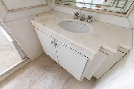 Apartamento à venda com 836m², 4 quartos e 6 vagasBanheiro 2 - Suíte 1