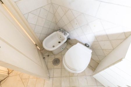 Apartamento à venda com 836m², 4 quartos e 6 vagasBanheiro da Suíte 2