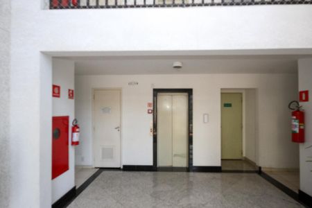 Apartamento para alugar com 58m², 2 quartos e 1 vaga Apartamento para alugar com 58m², 2 quartos e 1 vagaHall social