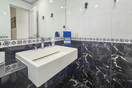 Apartamento para alugar com 134m², 4 quartos e 3 vagasBanheiro 