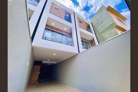 Casa à venda com 140m², 3 quartos e 3 vagas