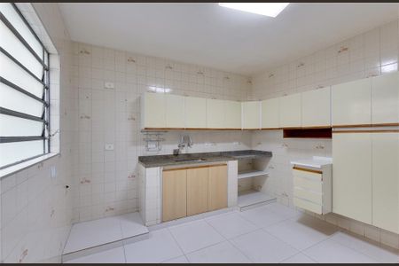Casa à venda com 194m², 4 quartos e 2 vagas