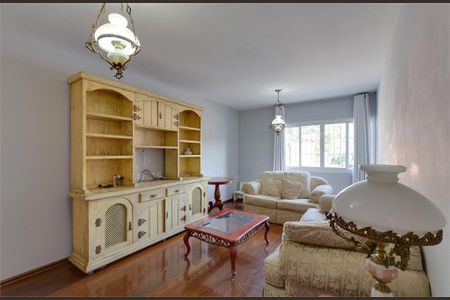 Casa à venda com 194m², 4 quartos e 2 vagas