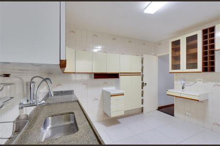 Casa à venda com 194m², 4 quartos e 2 vagas