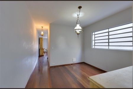 Casa à venda com 194m², 4 quartos e 2 vagas