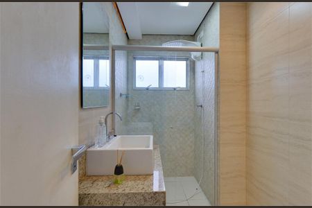 Casa à venda com 194m², 4 quartos e 2 vagas