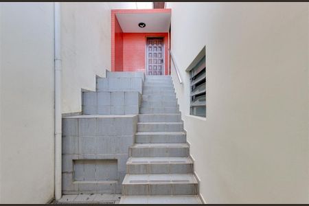 Casa à venda com 194m², 4 quartos e 2 vagas