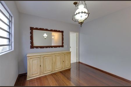 Casa à venda com 194m², 4 quartos e 2 vagas